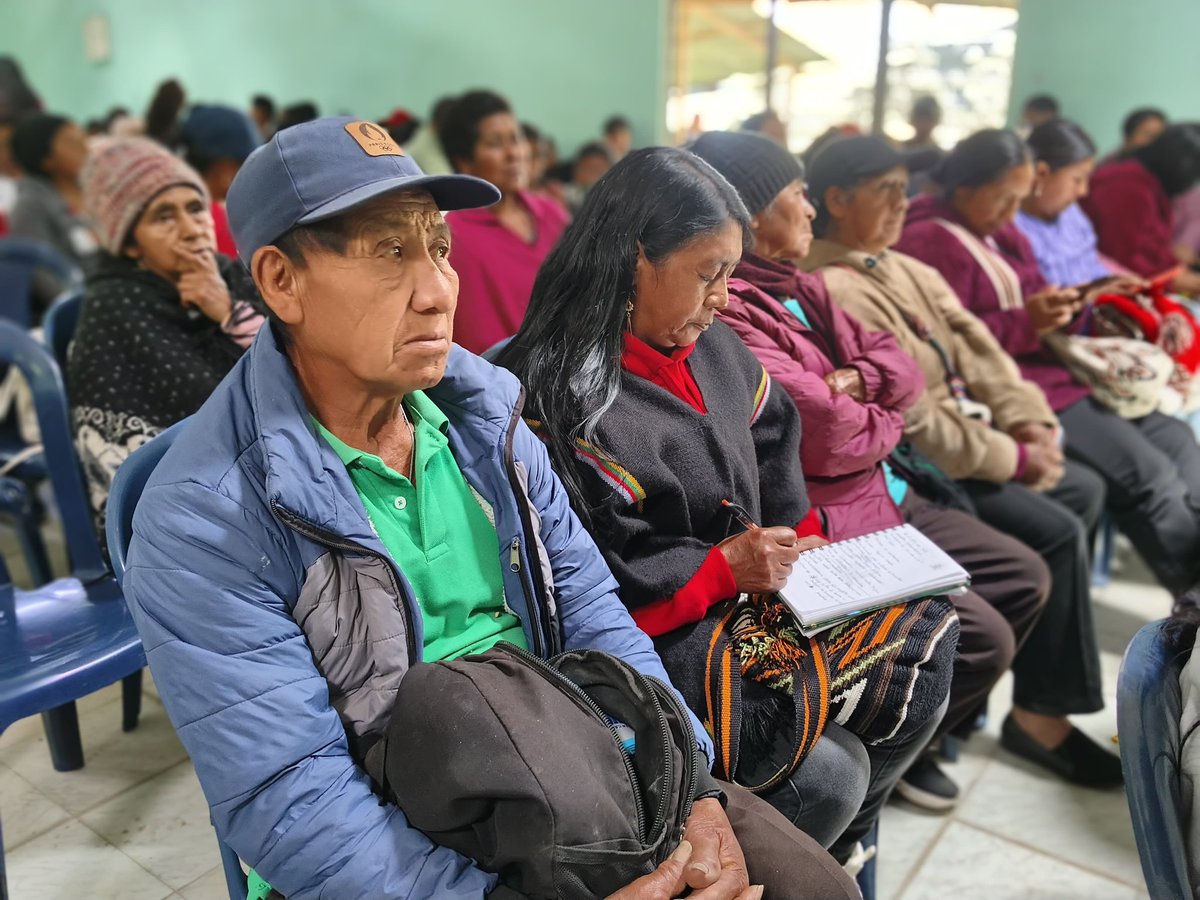 radiolibertad3's tweet photo. 🌀Se desarrolla la Asamblea Extraordinaria del pueblo Totoroez en el marco del convenio 1659-2025, donde se socializa el documento sobre la caracterización del daño causado por el conflicto armado.
✊El objetivo es que la comunidad conozca y valide este informe. https://t.co/XR3VUpEQg9