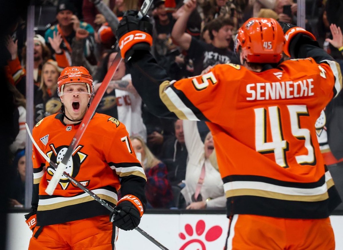 PuckEmpire tweet media