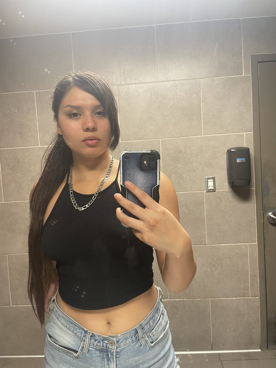 1divall's tweet image. #diva last night 🐣