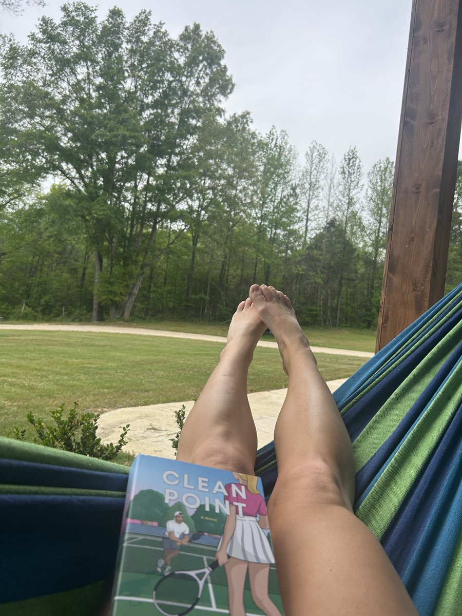 acparker12's tweet image. Taking a break from the back patio for the front porch hammock 💕 #RestandRecharge #PrincipalInBalance