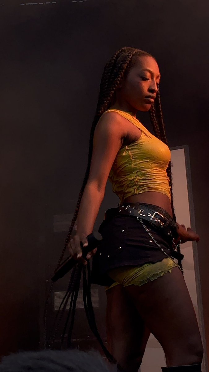 Coralie 🌺 tweet media