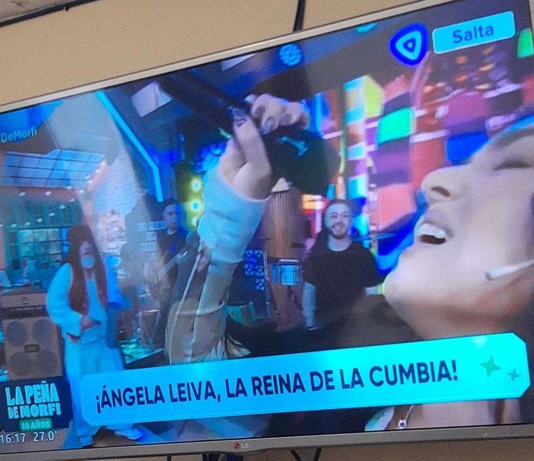 Pamee_perez_'s tweet photo. #LaPeñaDeMorfi UN ESPECTACULOOO https://t.co/FfYGSQw6ZM