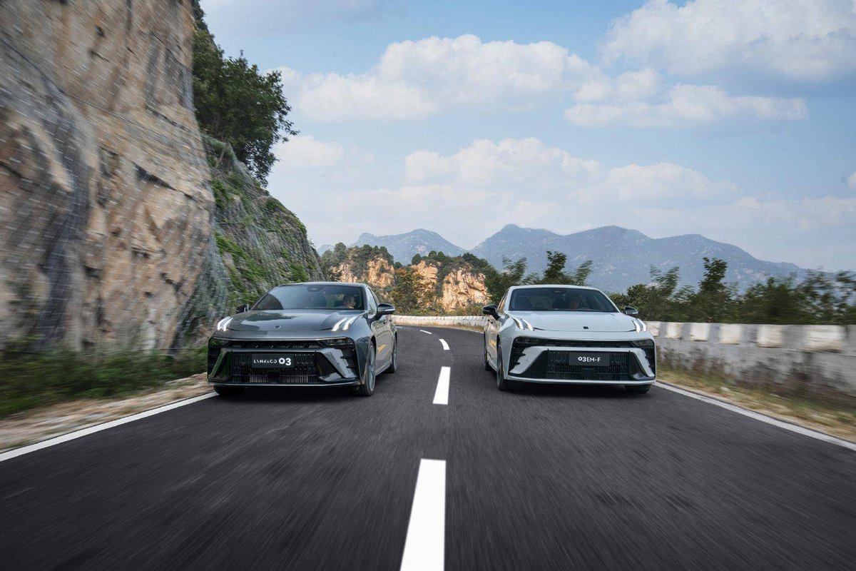 RashmiBMishra's tweet image. "Not gonna lie—first driving lesson was 90% panic, 10% 'wait, I didn’t hit that cone!' Grateful for my calm instructor (and the car’s brakes). Baby steps, but progress is progress!  #LearnerDriver #DrivingJourney"