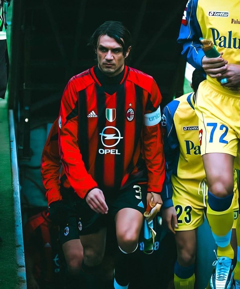 FootyTimeless's tweet photo. 🔙 Maldini 🔴⚫️✨ https://t.co/CNwbPu8gre