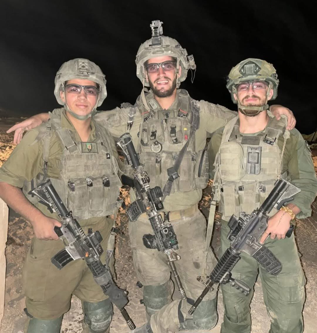 #عاجـــــــــــــــــــــــل💥💥
مصـ..رع  3 ضباط بكتيبة أبطال داود، 🇮🇱
 رمياً بالرصاص أثناء محاوله التوغل لجنوب لبنان 
جهنم 🔥🔥🔥