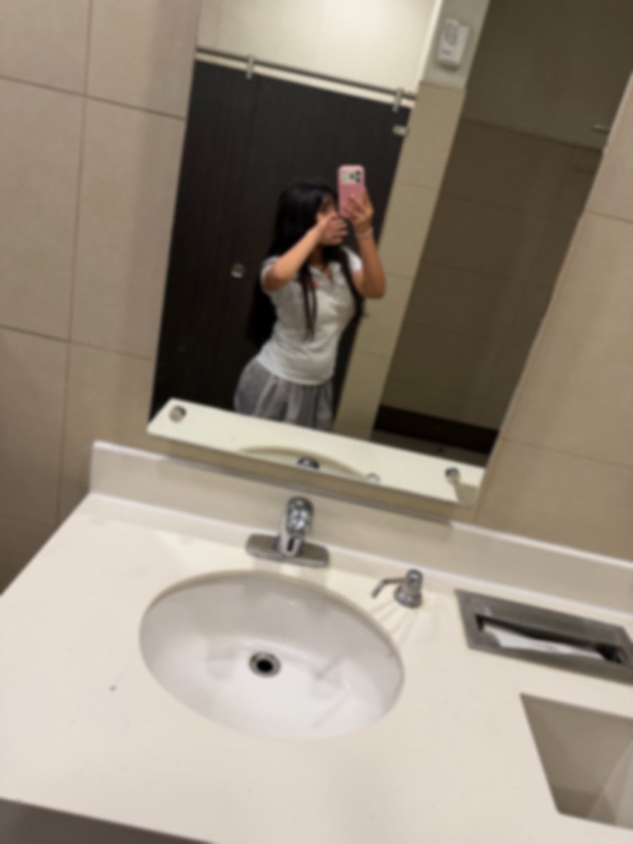 traumadaok's tweet image. holi #edtwtㅤ díganme k soy la más gorda del mundo por favor, peso 55kg, denme tips para bajar de peso, para ayunar, pasen hilos lo ke sea ayúdenme 🥹