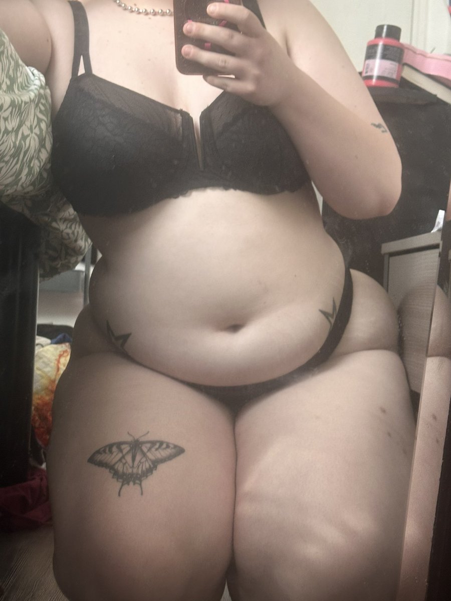 Elle 🧛🏻‍♀️⚢ MINORS & MEN DNI tweet media