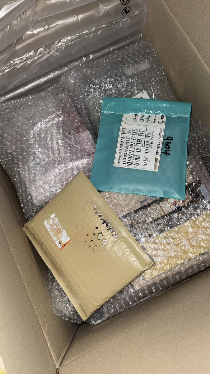 ArohaHype's tweet photo. I want to thank @mong_warehouse  once again.

Everything arrived perfectly! Well packed and fast. Perfect service!
Highly recommend. https://t.co/cRsMgAbpD5