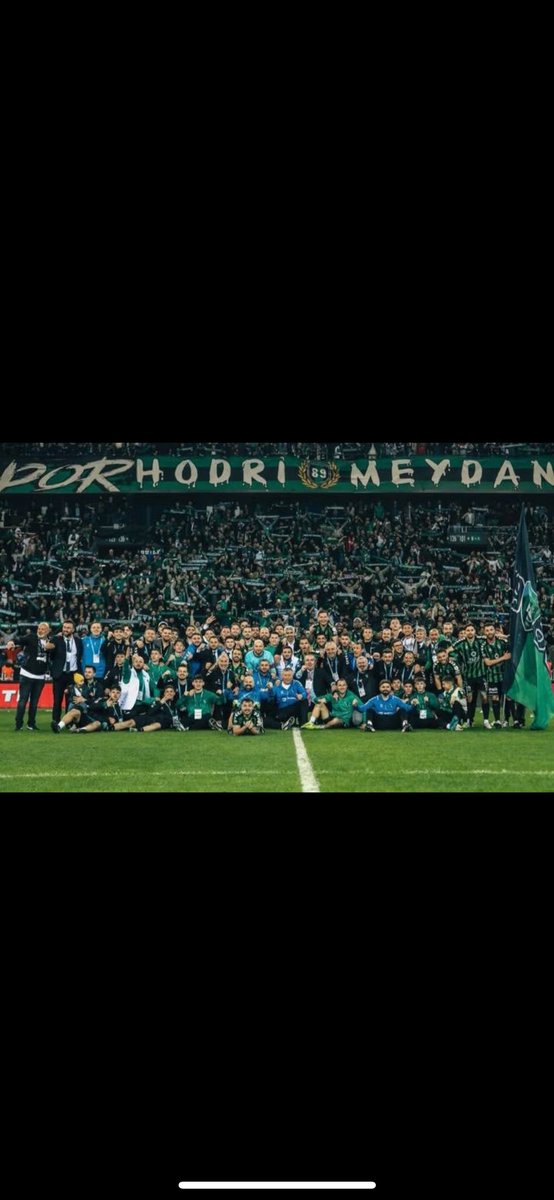 gumusisa's tweet photo. Şerefini satmayıp kalbiyle çelişmeyen #selçukinan hocam👏👏
#kocaelispor ve sizleri tebrik ediyoruz..
Hakeme rağmen emeğinizin karşılığını aldınız..
#inanFenerbahçe 
#gsvkoc 
#galatasaray 
#RecepTayyipErdoğan 
#Fenerbahçe https://t.co/3PkLw116o7