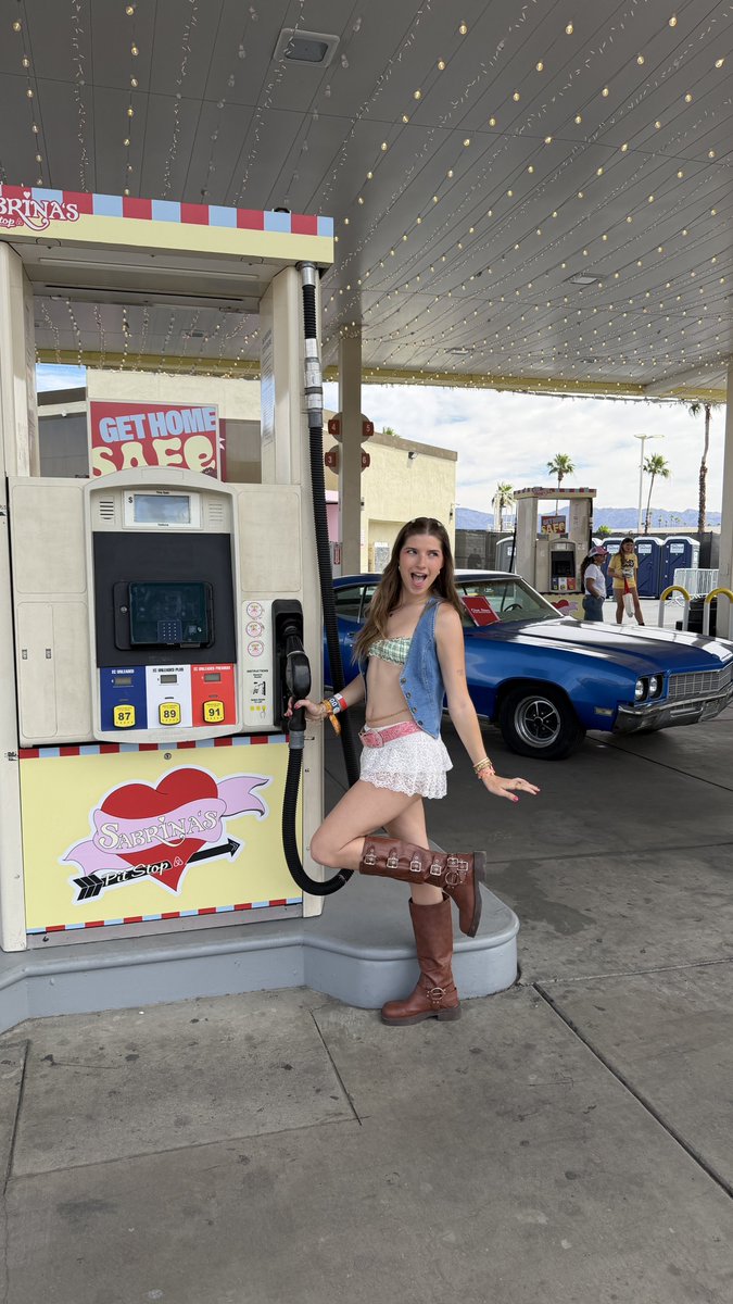 ashlyn🐾 tweet media