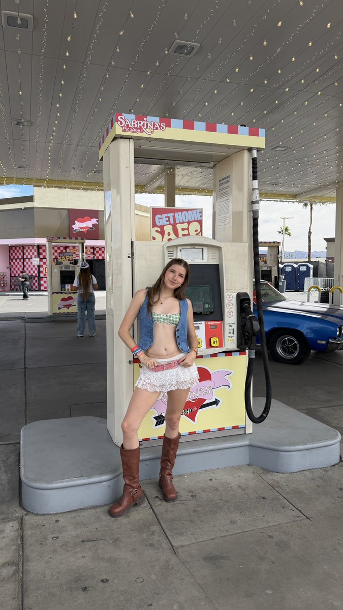 ashlyn🐾 tweet media