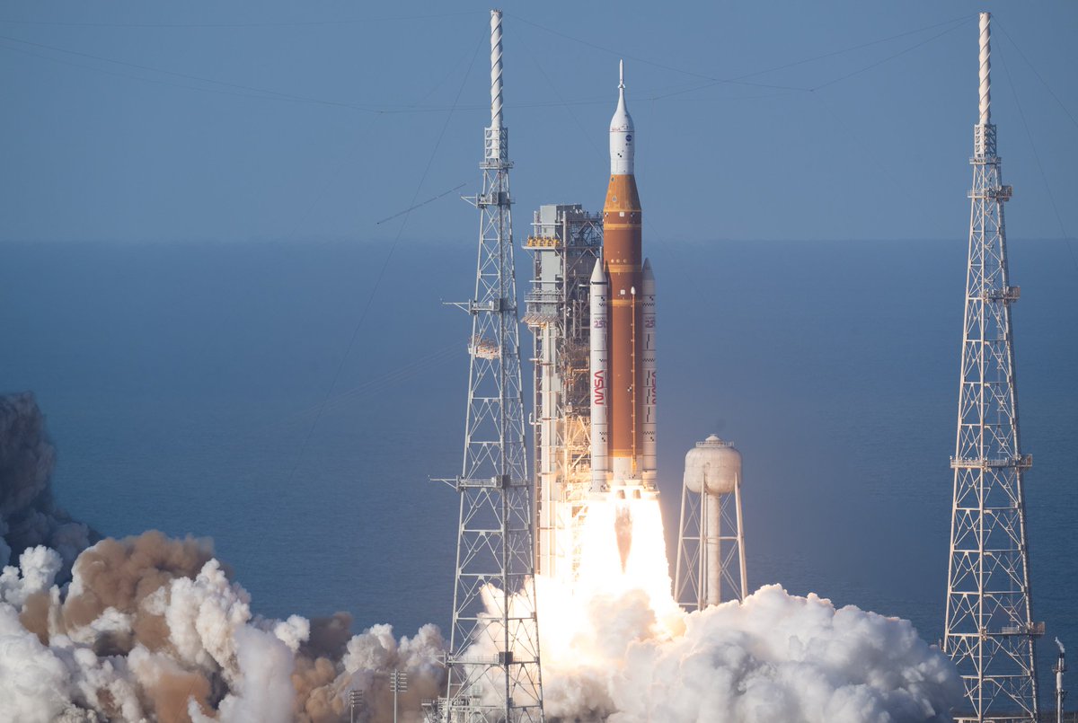 lawrencenewport's tweet photo. The photos of Artemis 2 are so astoundingly good.

We need things like this for Britain.

There is so much ingenuity, talent, good nature and promise in this country.

What achievements can we work to celebrate in such dramatic, soulful fashion? It's time to start building them! https://t.co/gE2VDsJIZU