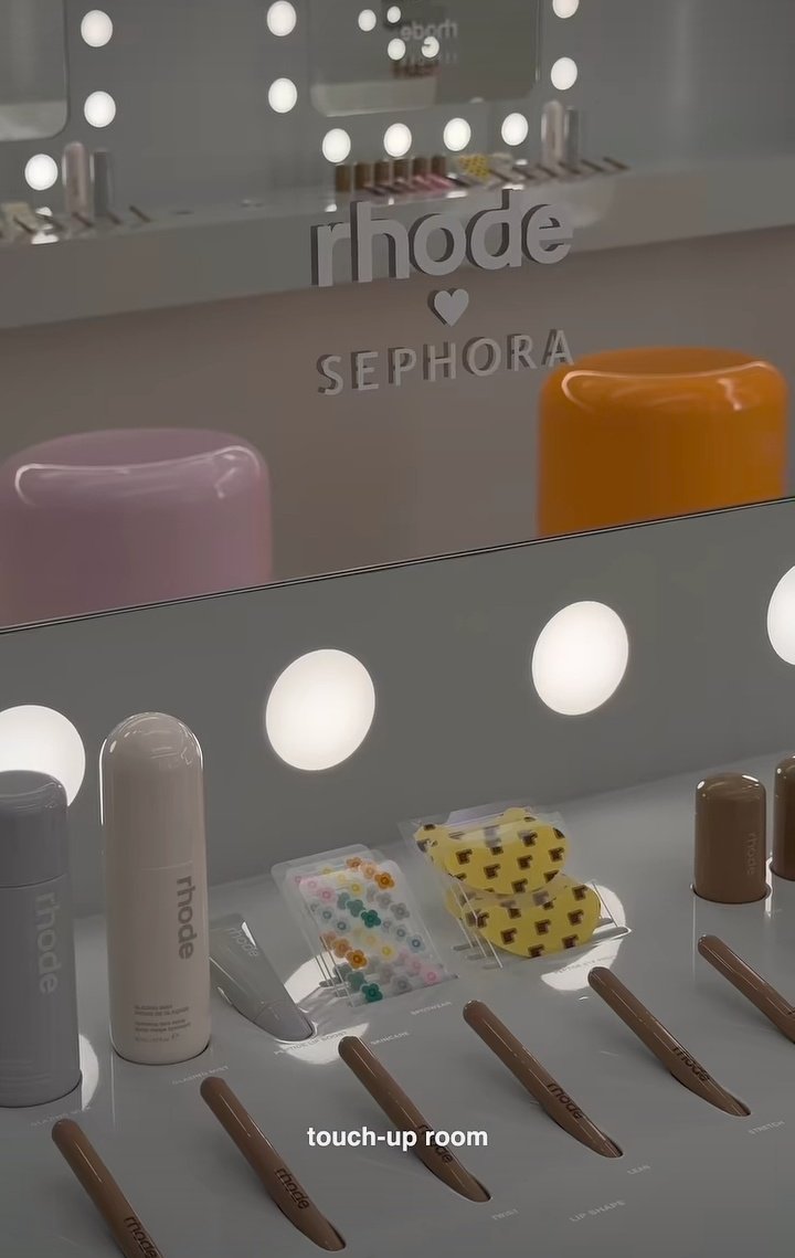 SkincareRhode's tweet photo. Rhode pop up in the dessert 🍄✨ https://t.co/vgmWBSCNWC
