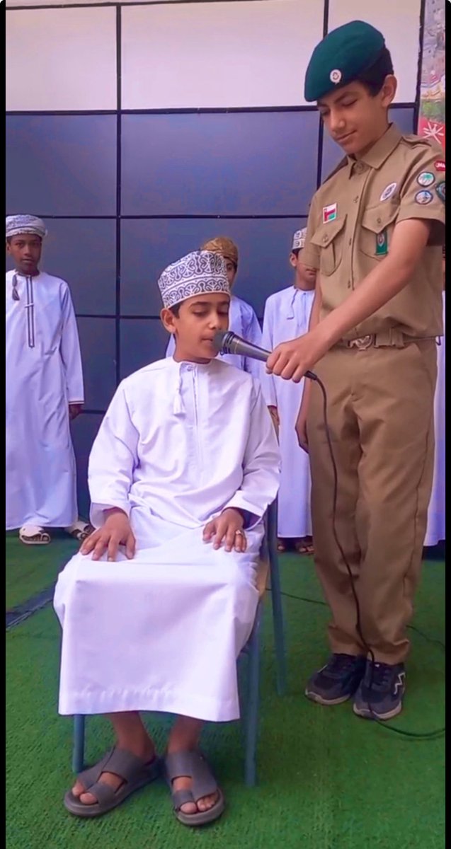 AlbasherScho16's tweet photo. تقديم مميز لطلبة الصف السابع في البرنامج الإذاعي باللغة الإنجليزية خلال طابور الصباح، عكس روح الإبداع والعمل الجماعي والثقة في الإلقاء، بإشراف الأستاذ المتألق محمد كحلاوي معلم مادة اللغة الإنجليزية. 

فخورون بكم. ✨ https://t.co/r4Nt1CQks0