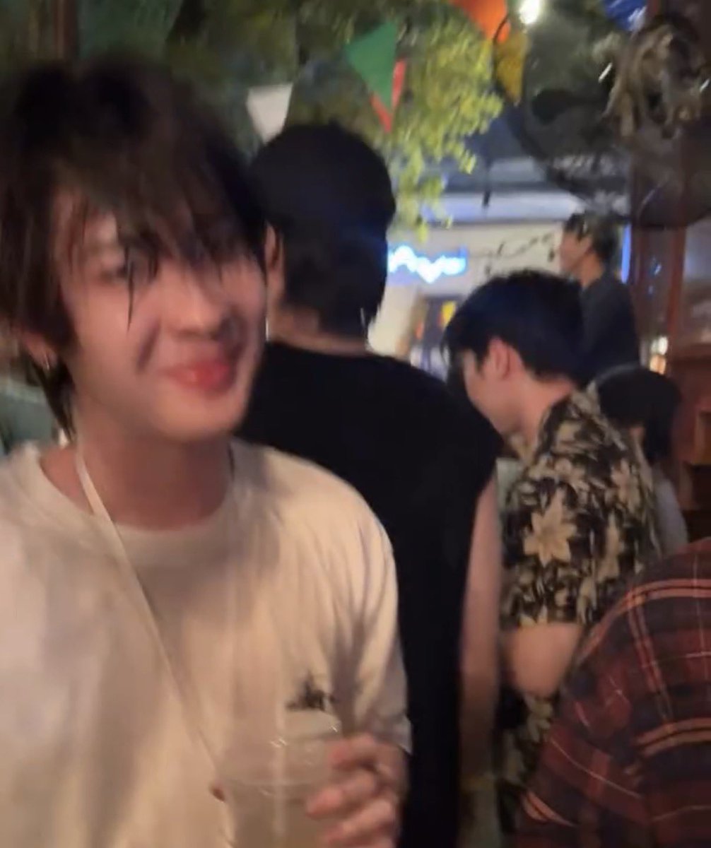 ILYSB #ลัทธิพี่วรรณ tweet media