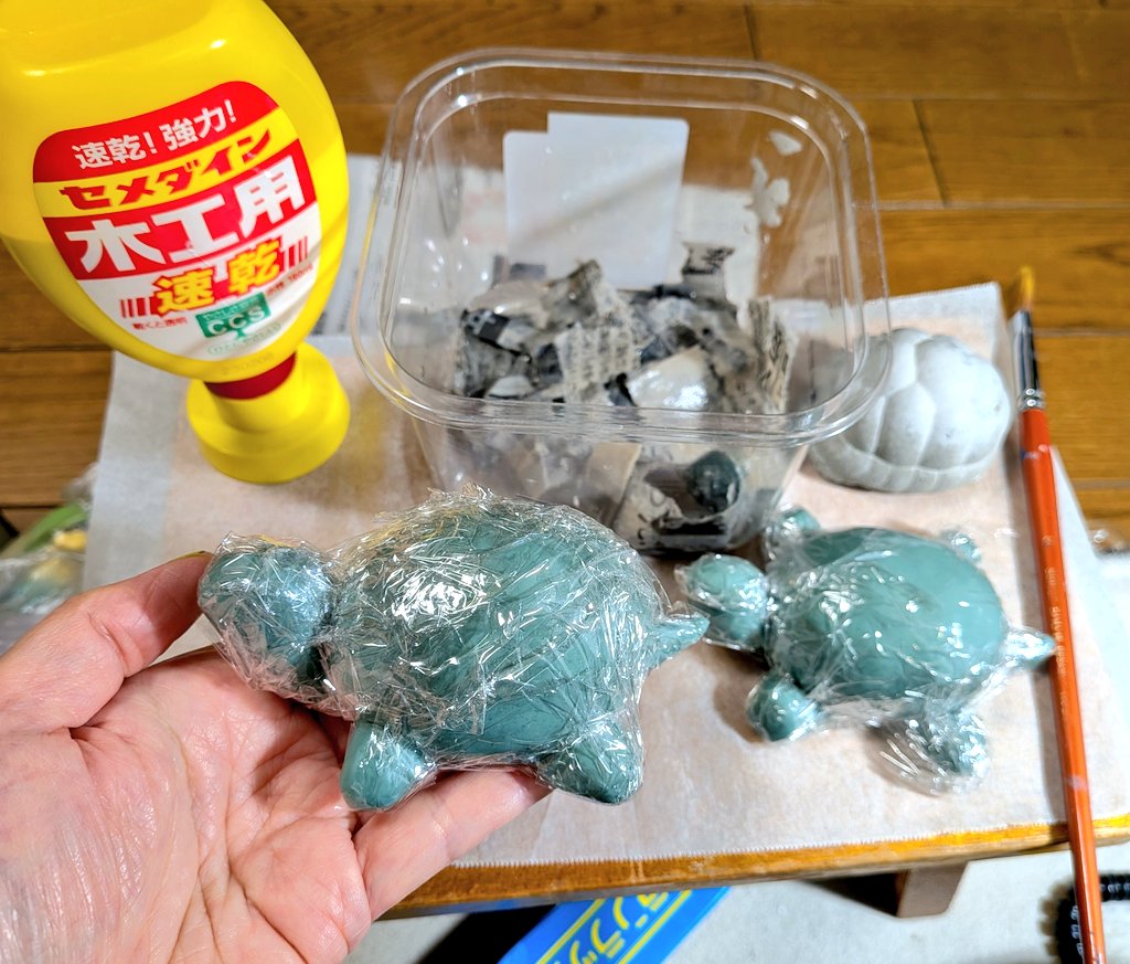 simesabay's tweet photo. 先日行った｢アニマーレ｣に触発され、自分でも張り子のカメを試しに作ってみようと思い立つなど。
只今乾燥待ち。 https://t.co/E1YnrI2277