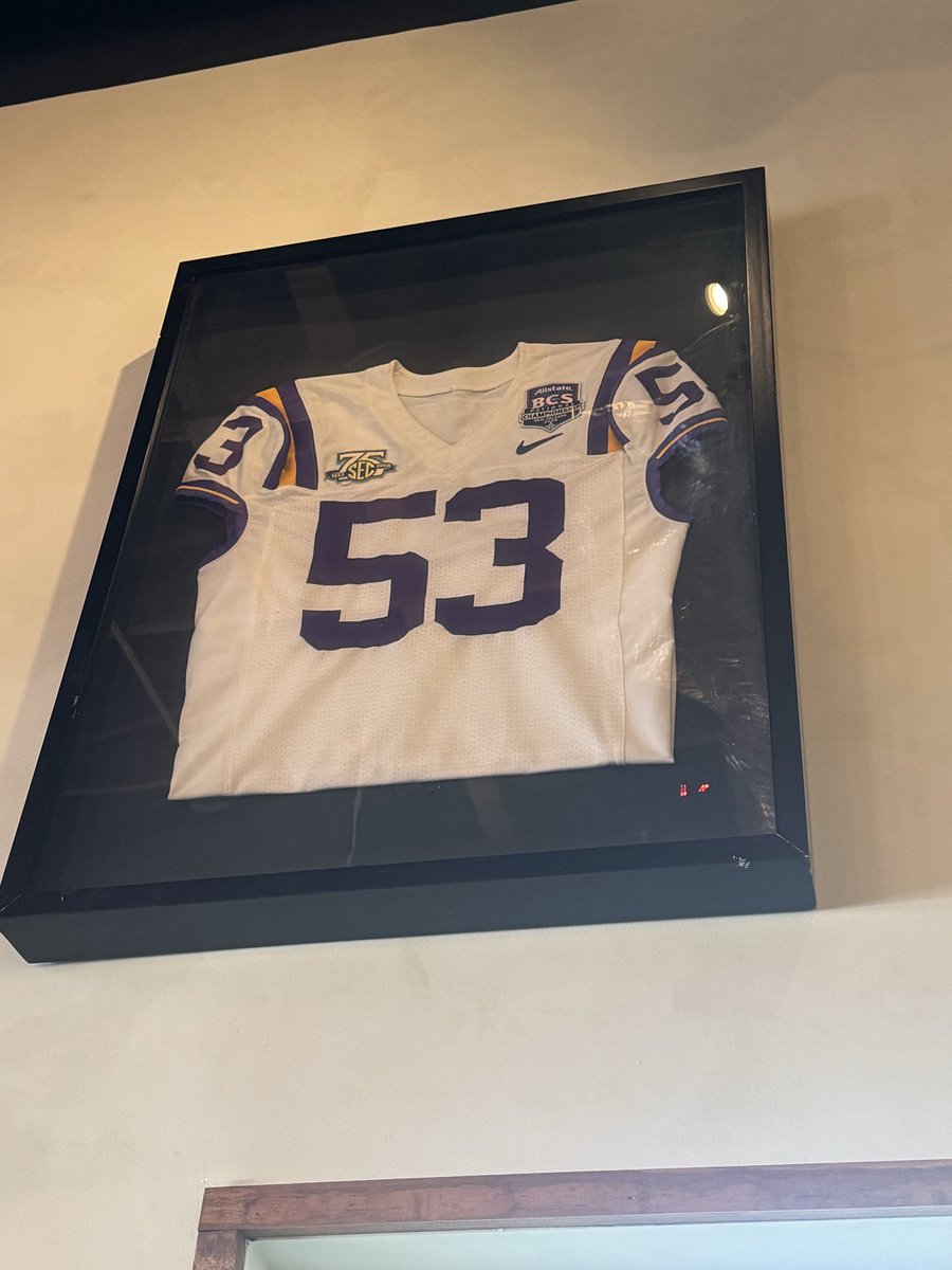 noahpack1's tweet photo. Is this your jersey? @TBob53 https://t.co/sYk9FurQov