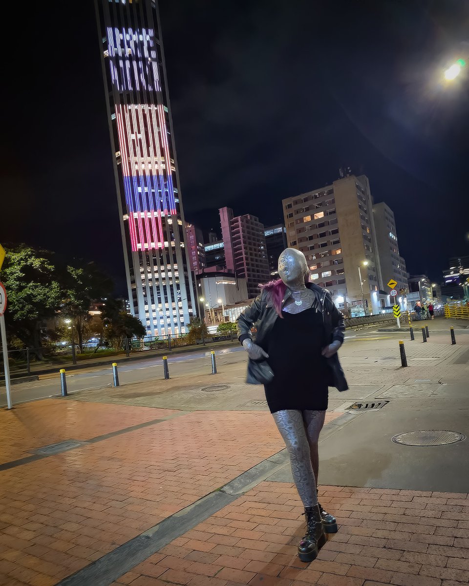 NeonAesthetrix tweet media