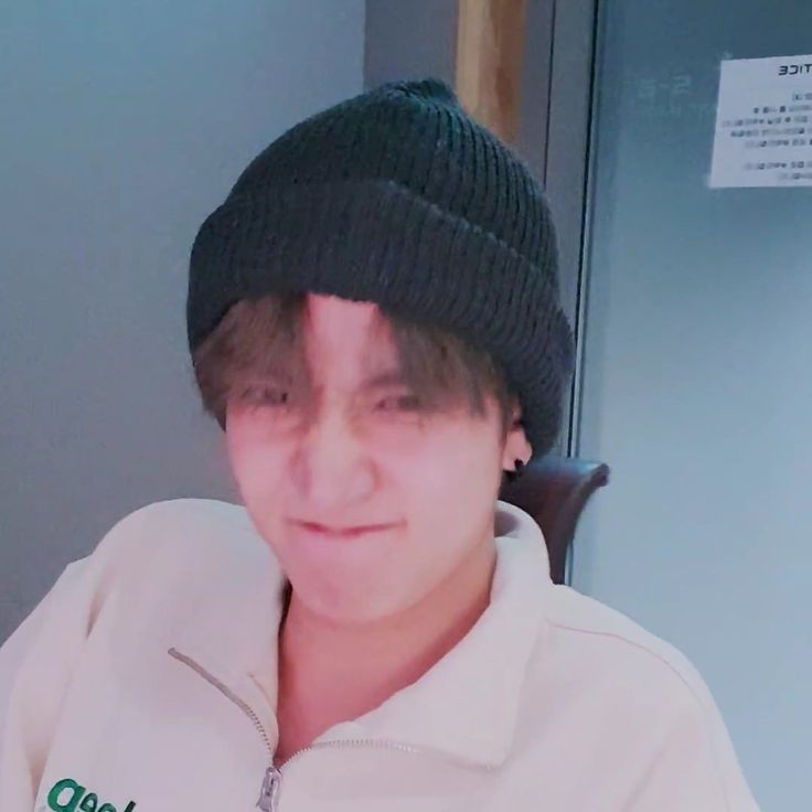 turron2 🧃 me suspendieron ayuda tweet media