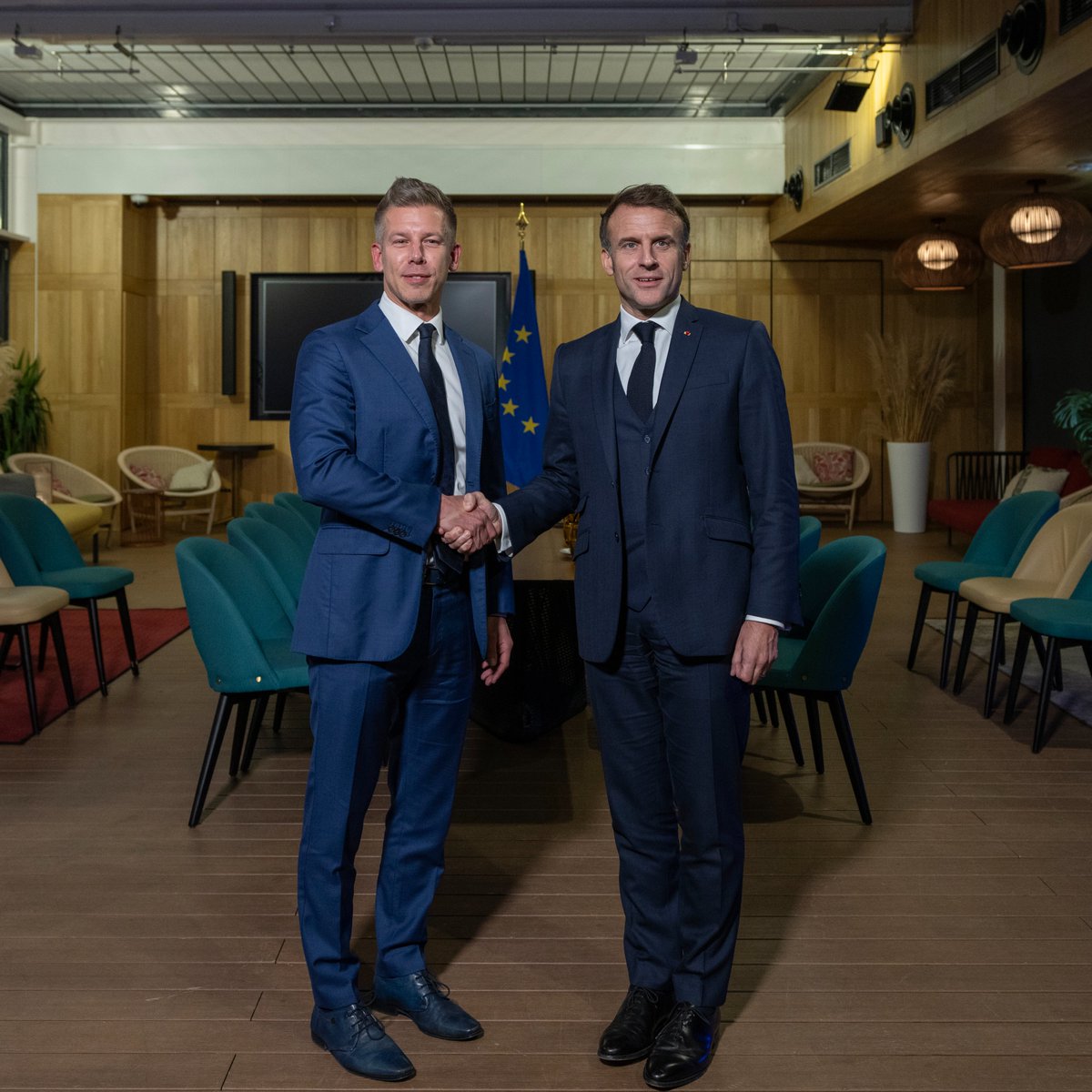 Emmanuel Macron tweet media