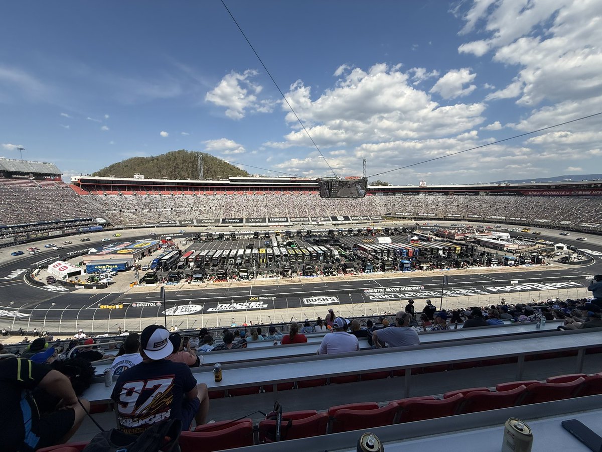 MirrorDrivin's tweet photo. Season tickets are back baby! Who is your pick to win today?
#Nascar
#FoodCity500 https://t.co/hZsEOYWjv6