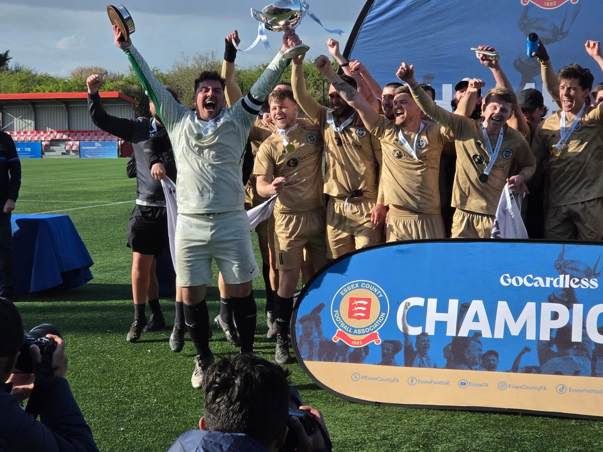 What a day my fucking team😍 best in Essex😮‍💨🏆 <a href="/HarlowCorinthia/">Harlow Corinthia FC</a>