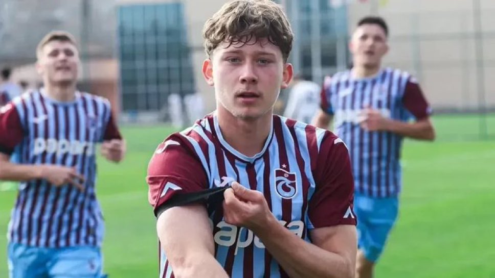 Deplasske tweet media