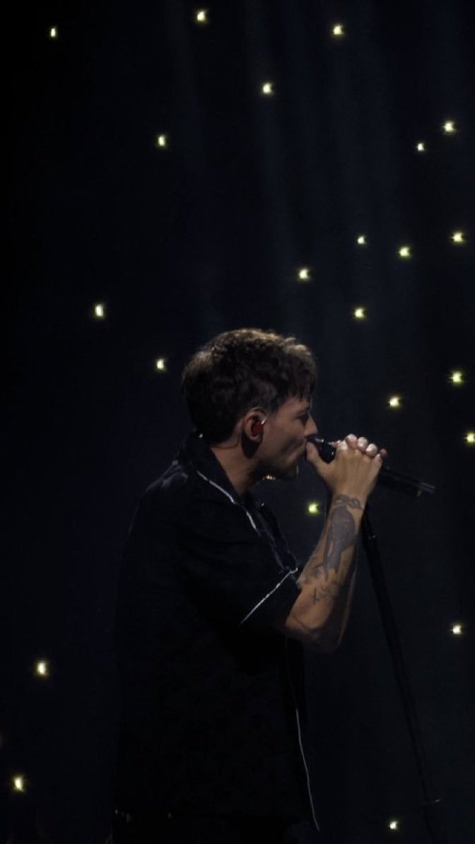 World Tomlinson tweet media