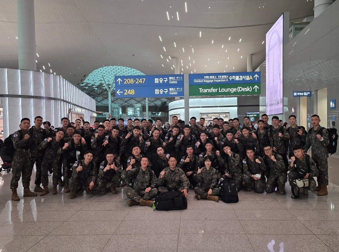 Sugar down bad for Jeonghan tweet media