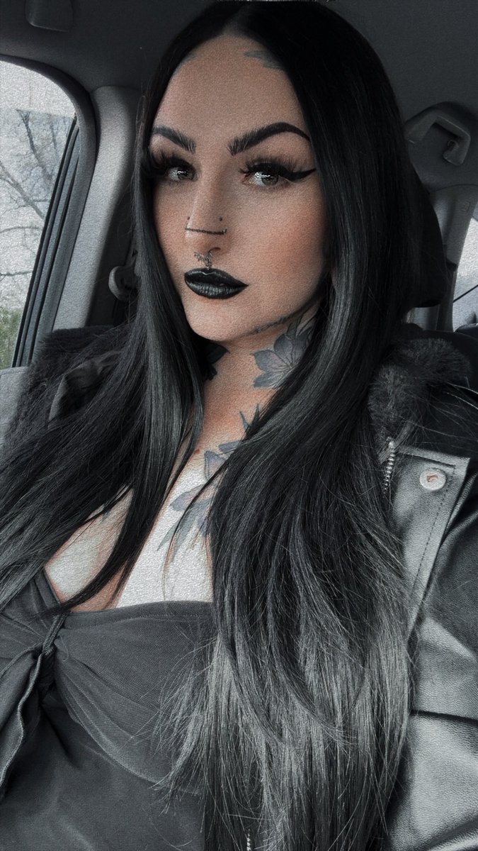 𝕷𝖆𝖉𝖞𝖞𝖑𝖔𝖇𝖊𝖘 tweet media