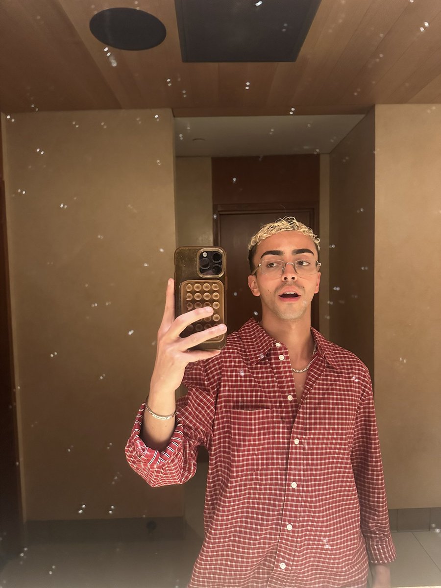 Bilal Hassani tweet media