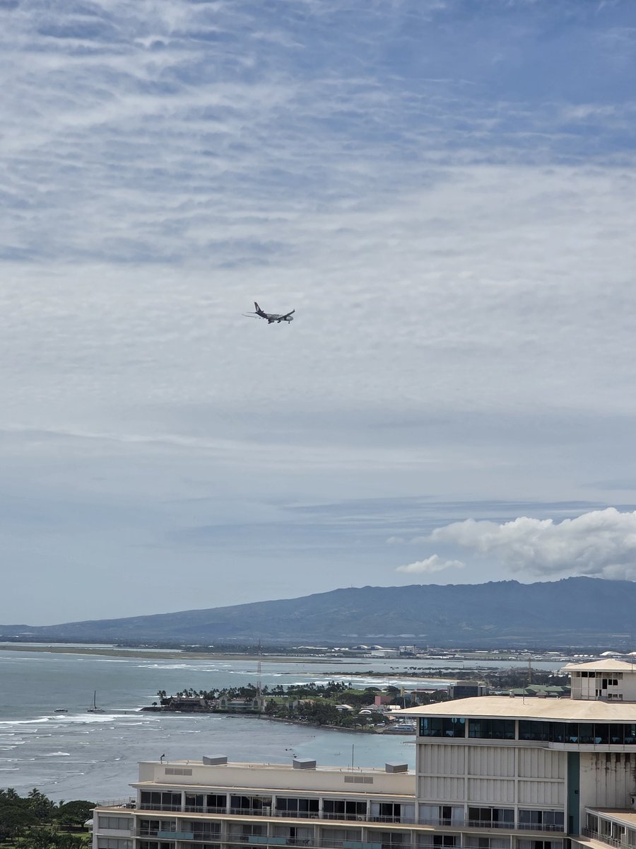 Spent the better part of yesterday on the balcony drinking beer and watching 26 arrivals at HNL. Pretty good day if you ask me!