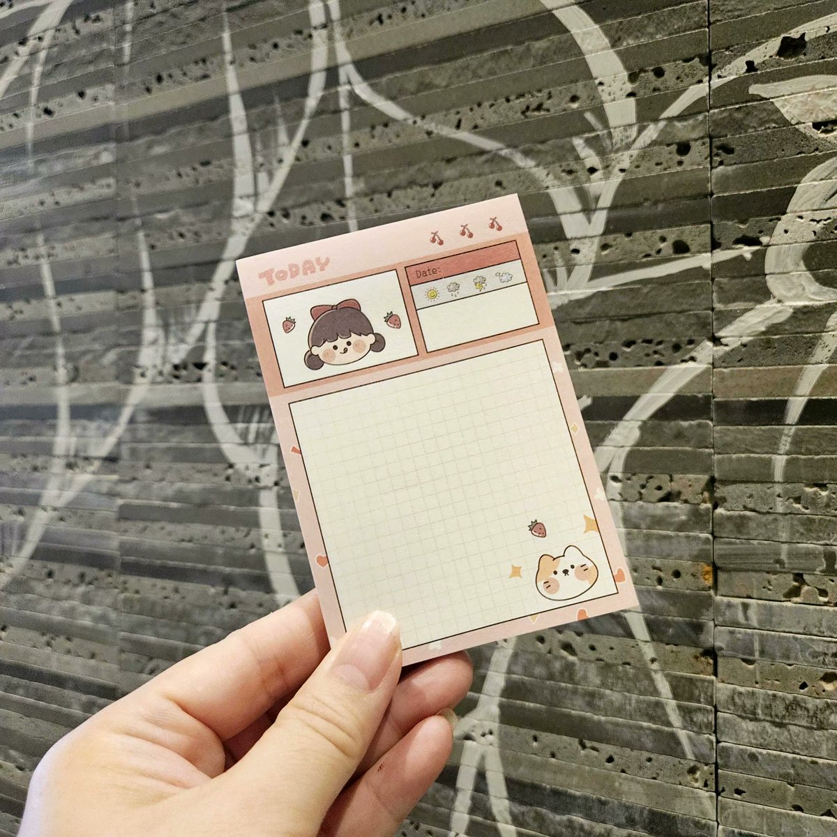 laura lojko tweet media