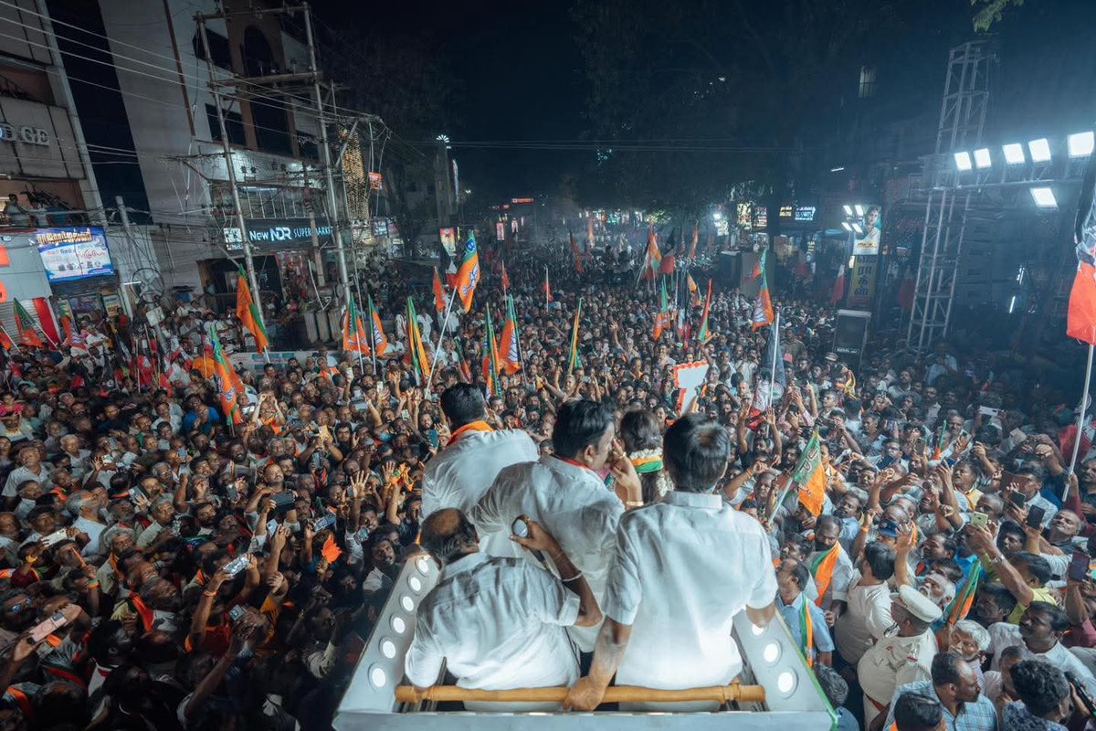 Sevak Sathya - மோடியின் குடும்பம் tweet media