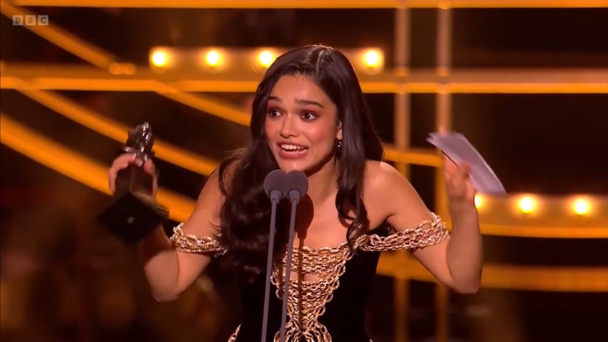 Rachel Zegler Source tweet media