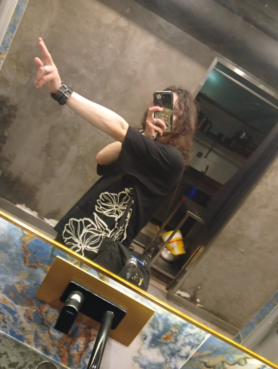 bedroom communist tweet media