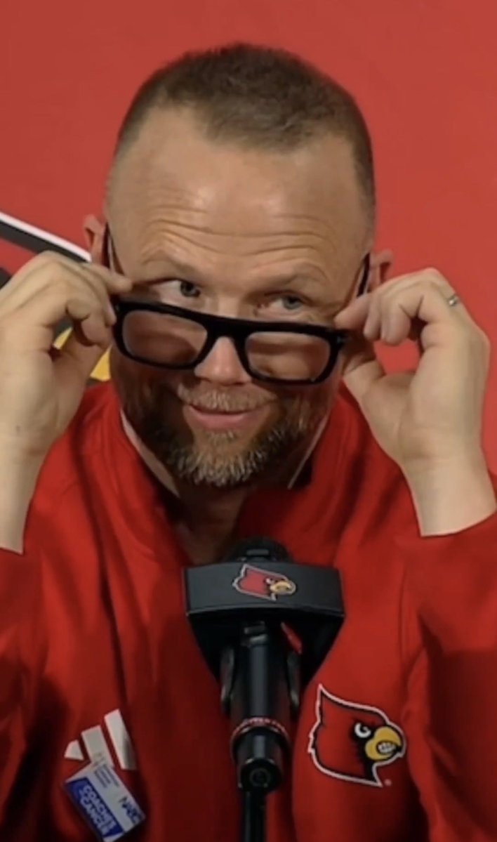 The Cardinal's Beak 🐤 tweet media