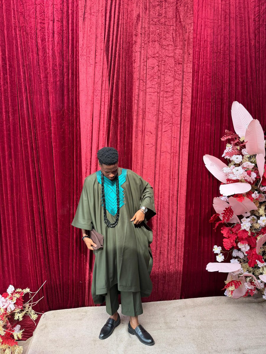 Kufre_Idiok's tweet image. showed up for love.

#weddingguest
#friendofthegroom