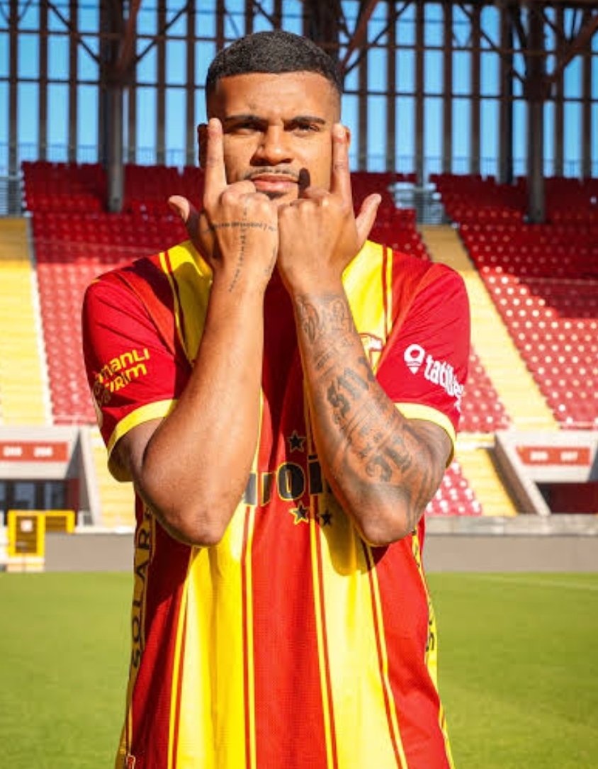 Arsen Lupen #Antifa tweet media