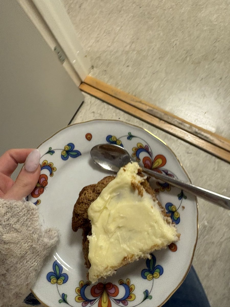 ༺Rayrie༻ tweet media