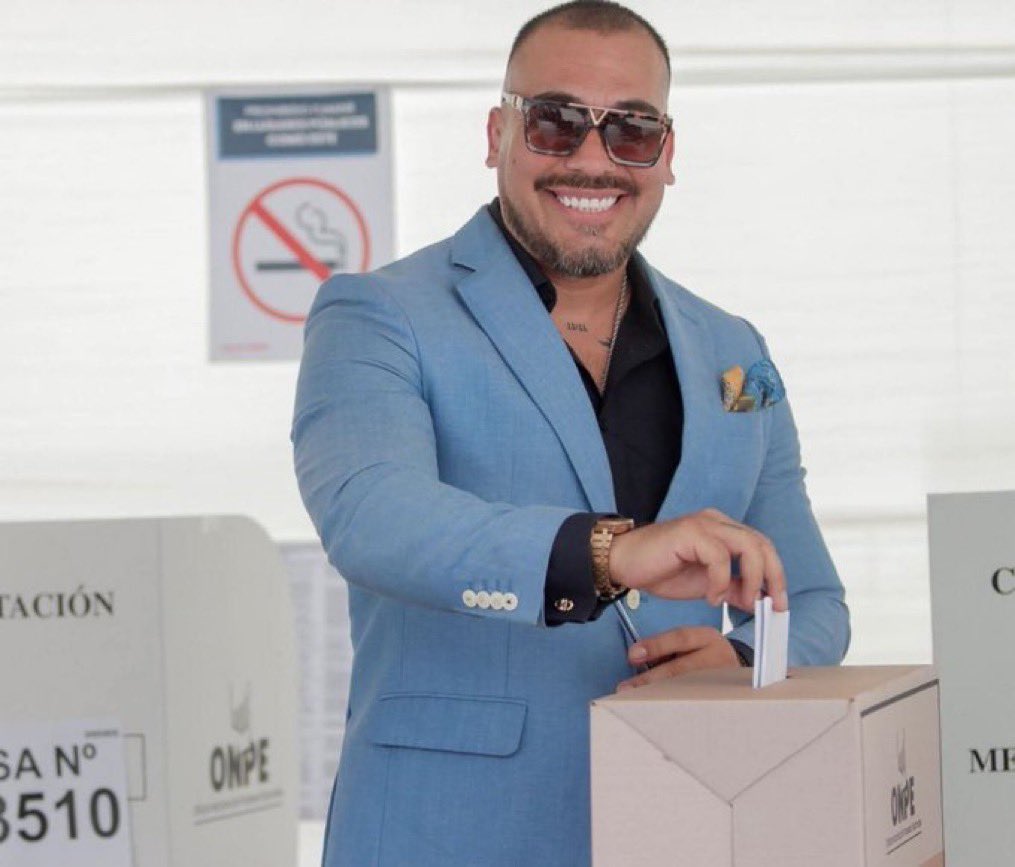 ccdesempleadass's tweet photo. oficialmente vote por primera vez https://t.co/GMMpKkZzY1