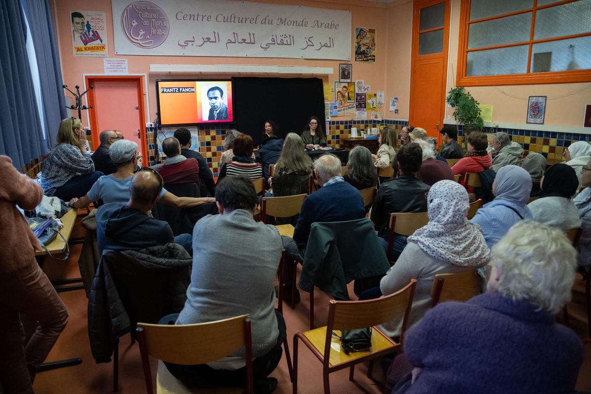 ccmaroubaix's tweet image. À salle comble, l’écrivaine Samira El Ayachi a visité hier le CCMA pour échanger avec le public au sujet de son dernier ouvrage, « Madame Bovary, ma mère et moi ».
#ccma #litterature #roman #culture