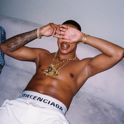 tzdacoronel's tweet photo. #NewProfilePic https://t.co/ZahApgRsd4