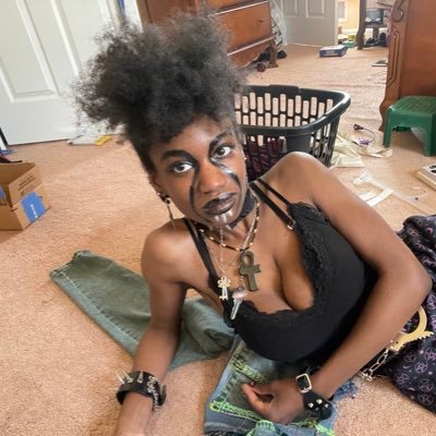 KayBlaze1000 tweet media