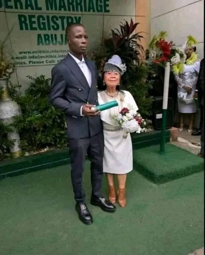 Ek Creative tweet media