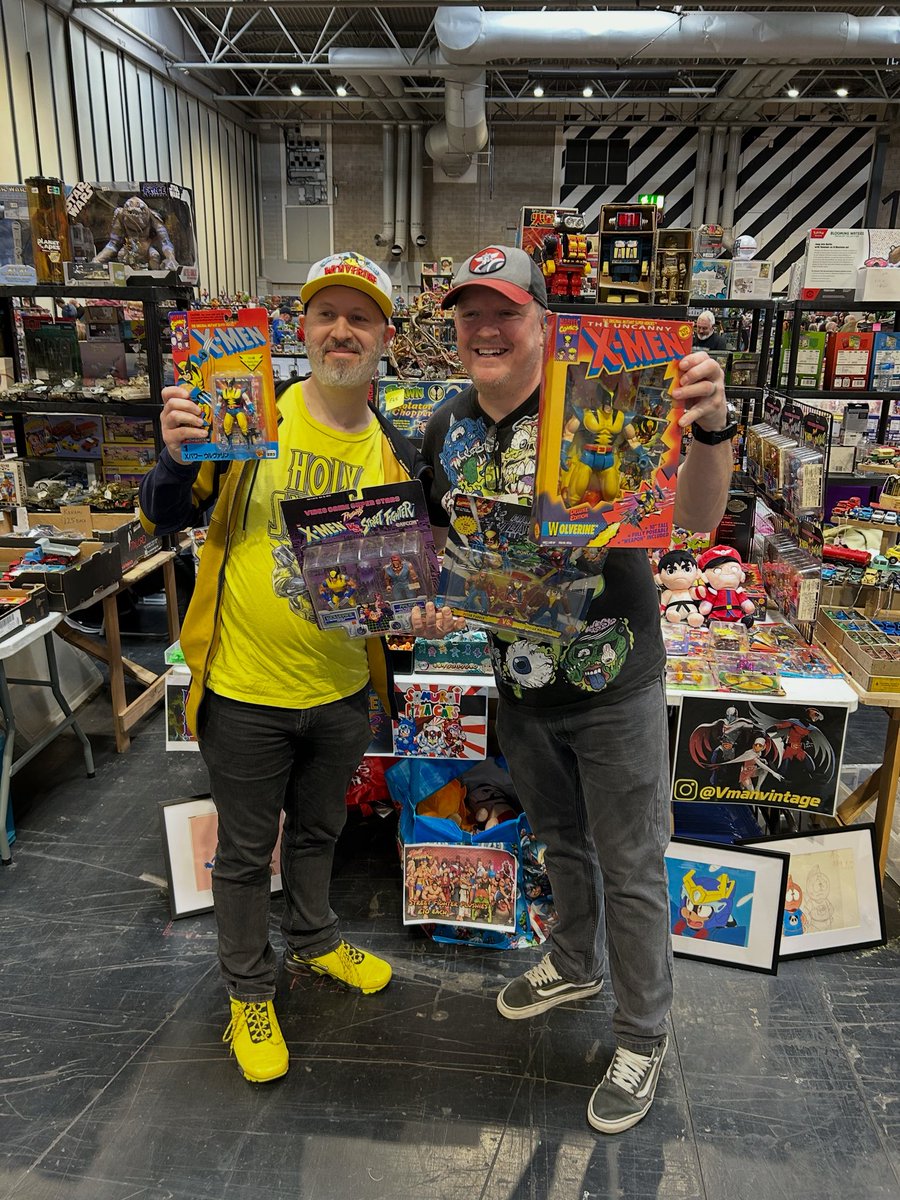 WolverSteve's tweet photo. Nice to meet @vmanvintage today at Toy Fair today! Thanks for doing me a great deal on some vintage Toy biz Wolverine figures Including a Japanese 2nd edition tiger stripe Wolvie! 

#Wolverine #ActionFigures #ToyFair #wolverstevescollection #Xmen97 https://t.co/amORBiXyI4