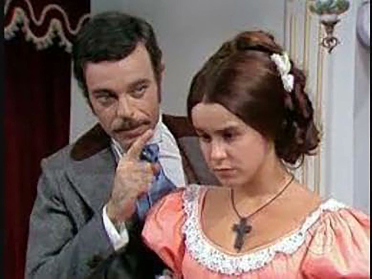 Как Лана дель Рей, только Поне дель ченко tweet media