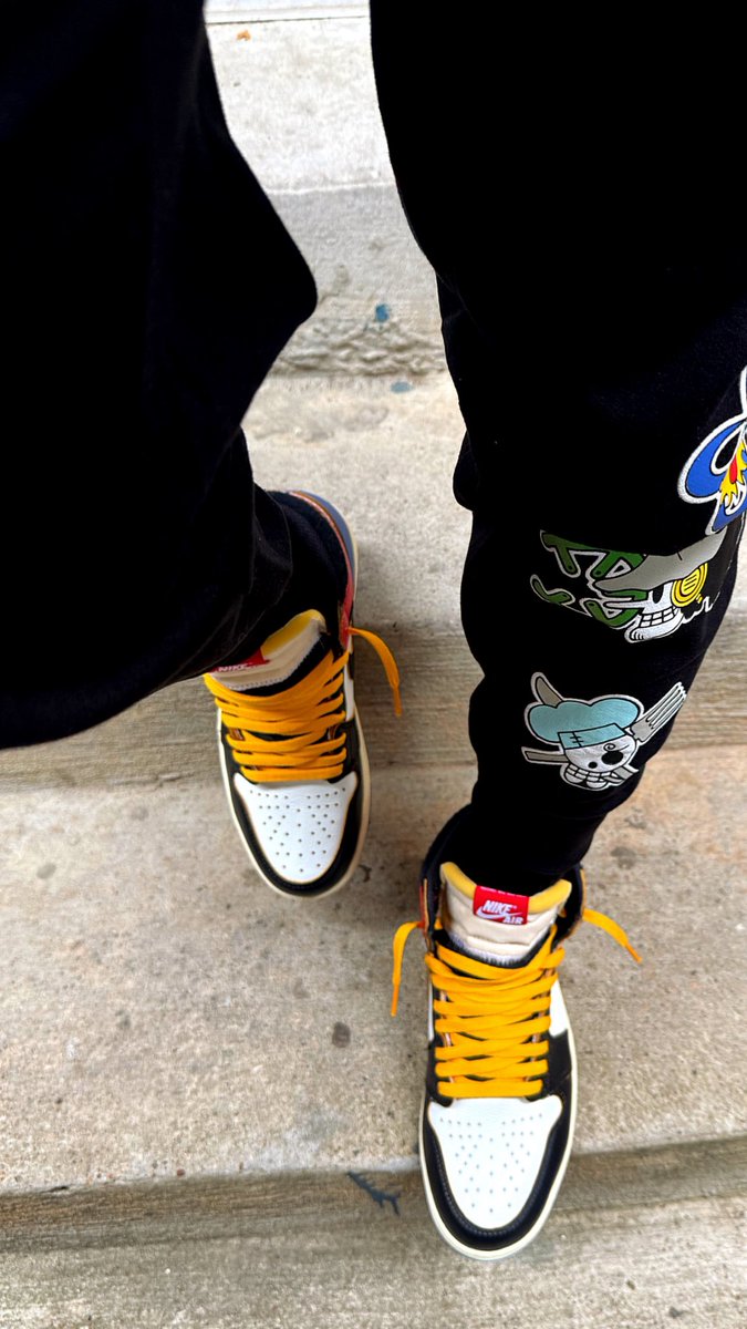 ChalupaBatmaan's tweet image. Kicks of the day

Jordan 1 Retro High OG SP Fragment x Union LA Varsity Red Sport Royal

#jordan #aj1 #sneakerhead #sotd