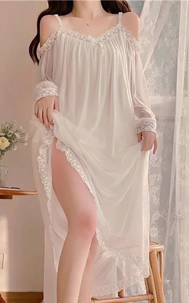 "Sovereign Queen of Nabellon" Thalyra Améth tweet media