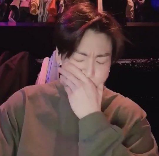 ‼️*VENDO INGRESSO JACKSON WANG*‼️

🗓️ 25/04 SÁBADO 
📍PISTA PREMIUM 
💵 R$ 275🔻 (sem taxa de serviço)
 *MEIA ENTRADA*‼️

MOTIVO: prioridade para o show do BTS.

ALGUÉM LEVA ISSO, EU NAO AGUENTO MAIS!!!!!